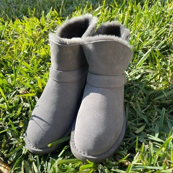 UGG Aubrielle grey winter boots size 11 - Picture 2 of 6